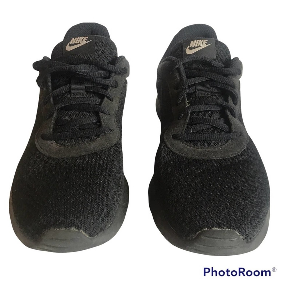 Nike Women's Tanjun Black Running Shoes Lace Up Low Top Size 8.5